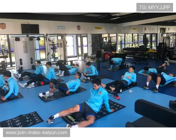 球星与体能师共同制定“赛季中耐力计划”，目标明确